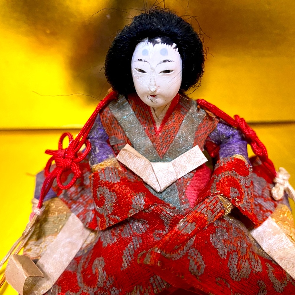 JAPANESE HINAMATSURI VINTAGE COLLECTIBLE DOLL FIGURE APPROX 4” - Picture 5 of 16